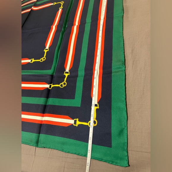 New Gucci Scarf Wraps Necktie Headband
Headscarf Horsebit - Picture 5 of 8